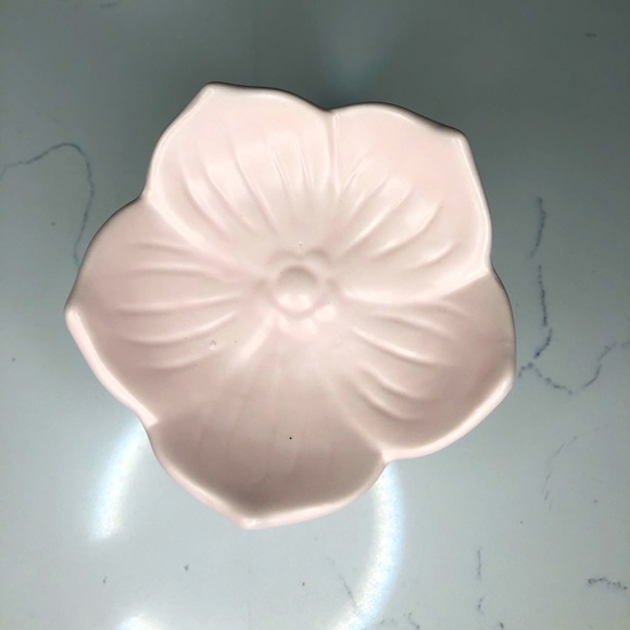 Rae Dunn BEST MAMA Candle w/ Flower Topper - Picture 2 of 7